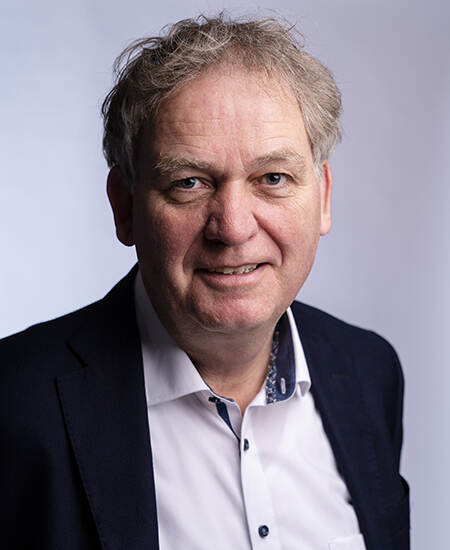 Prof. dr. N. (Niek) de Vries